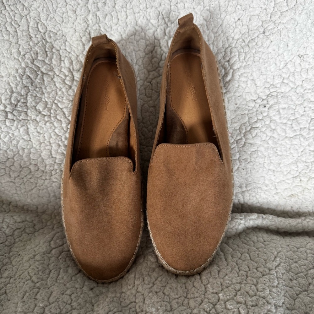 ☀️ Universal Thread Women's Tan Slip-On Loafers